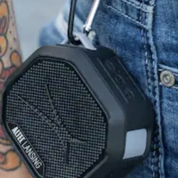 Altec Lansing HydraTrek Black Wireless Speaker - Picture 5 of 6